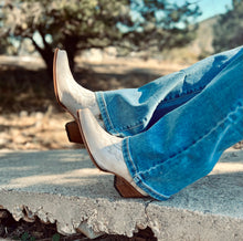 Load image into Gallery viewer, Cream Booties