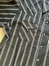 Load image into Gallery viewer, Men's Short Sleeve Pearl Snap Shirts