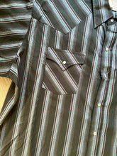 Load image into Gallery viewer, Men's Short Sleeve Pearl Snap Shirts