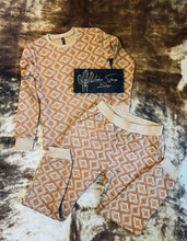Load image into Gallery viewer, Chill out Sweater &amp; Joggers
