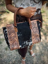 Load image into Gallery viewer, Winona Tooled Purse
