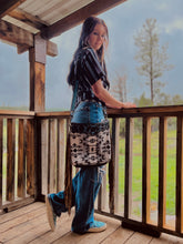 Load image into Gallery viewer, Turquoise Trail Purse
